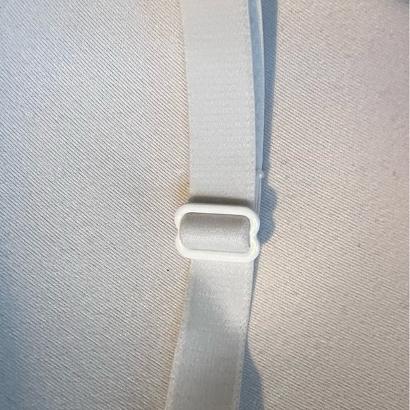 Victoria’s Secret Bra. Body by Victoria lined Demi bra w underwire. Sz 36C - Picture 3 of 5